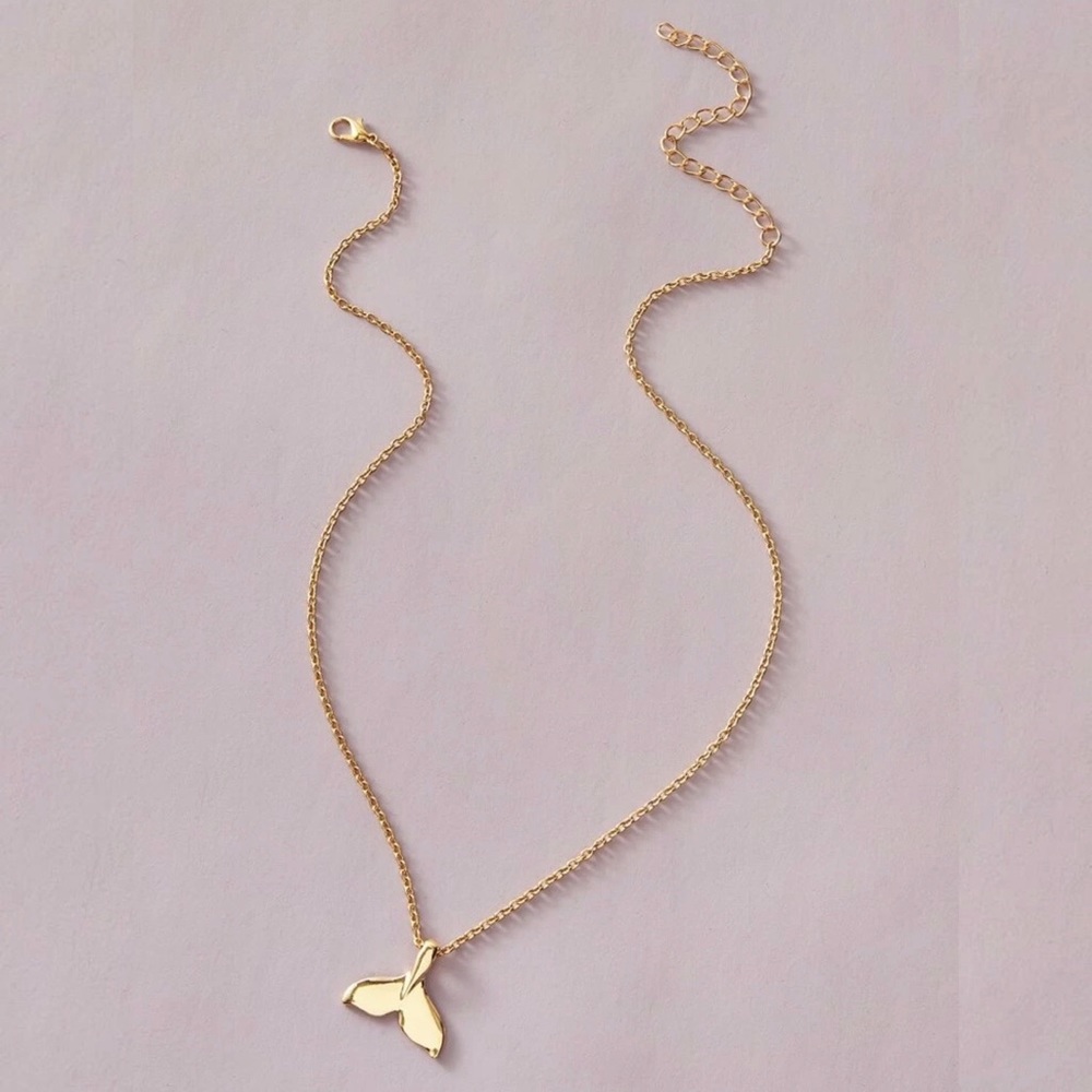 3/$30 🐋 Fish Tale Pendant Necklace - Picture 3 of 3